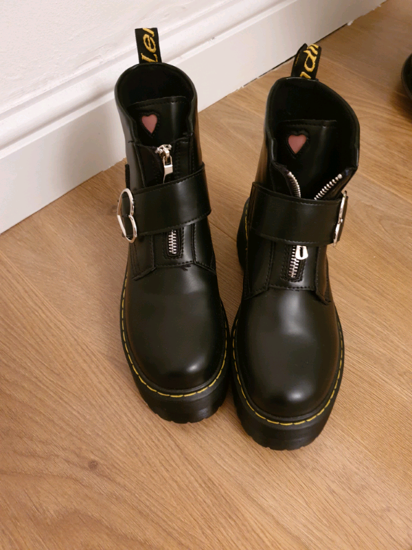 dr martens lookalike